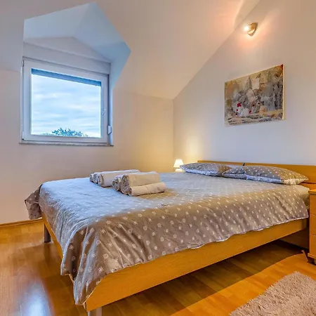 Apartment 1 Bedroom In *